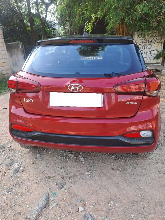 https://images10.gaadi.com/usedcar_image/4239143/original/processed_765040c60c228fe76eeda2617de8d3f9.jpg?imwidth=6402