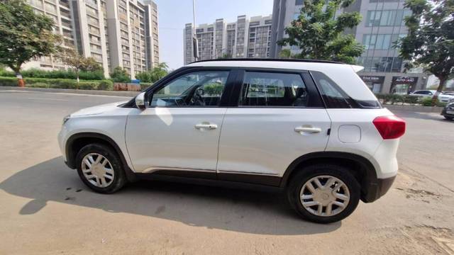 https://images10.gaadi.com/usedcar_image/4239194/original/processed_7293bbe6911f536e478ac09390d3caad.jpg?imwidth=6402