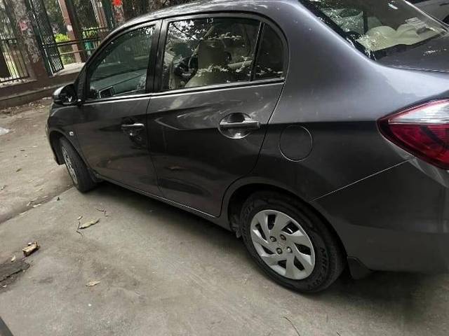 https://images10.gaadi.com/usedcar_image/4239280/original/processed_a99d0a57a18861a69f663692b5c6f28c.jpg?imwidth=6402