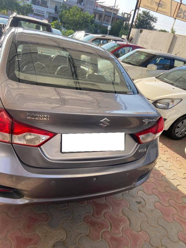 https://images10.gaadi.com/usedcar_image/4239331/original/processed_08d3f26a9456eb798cc4b770a0ad2867.jpg?imwidth=6401