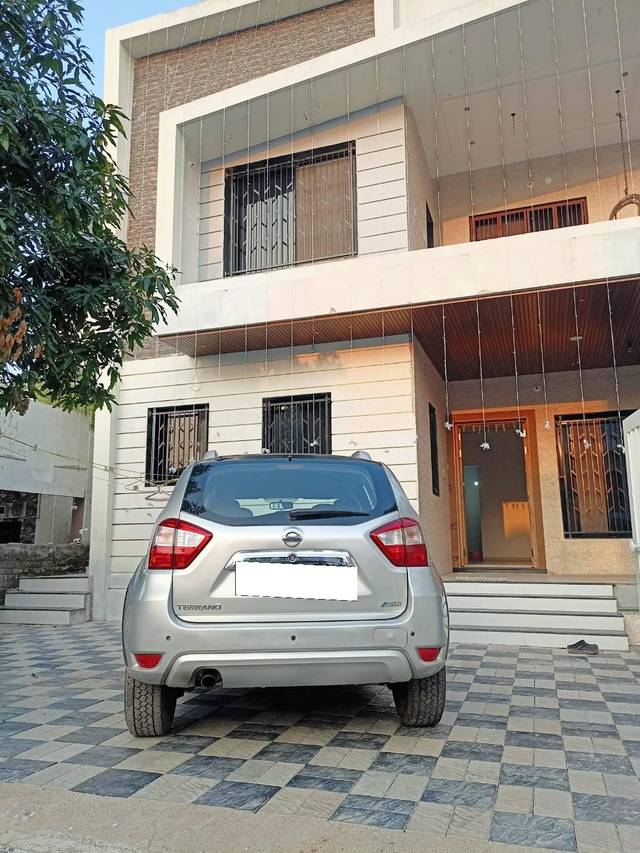 https://images10.gaadi.com/usedcar_image/4239345/original/processed_b2d82d34fd896a04707a1e7785525c26.jpeg?imwidth=6401