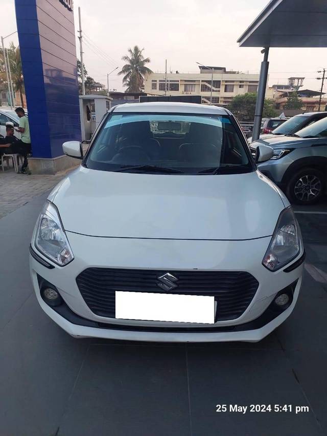 https://images10.gaadi.com/usedcar_image/4239460/original/processed_16d95c8ef88140143bcc0b78d887310b.jpeg?imwidth=6400