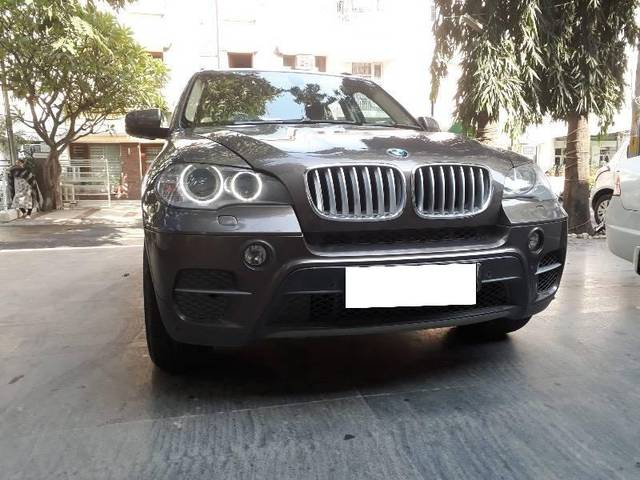 https://images10.gaadi.com/usedcar_image/4239466/original/processed_555a8d7e-9ba5-457b-ad59-3a0a8047f3d8.jpg?imwidth=6400