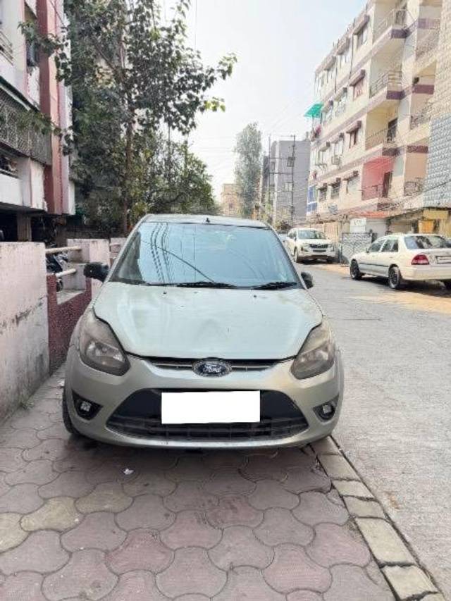 https://images10.gaadi.com/usedcar_image/4239484/original/processed_5a49a486-3c6d-4964-a6c1-473aedc47cf0.jpeg?imwidth=6402