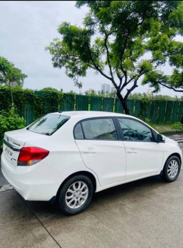 https://images10.gaadi.com/usedcar_image/4239503/original/processed_aa3d6b38890fb55b69e8642fb534a3c5.jpg?imwidth=6401