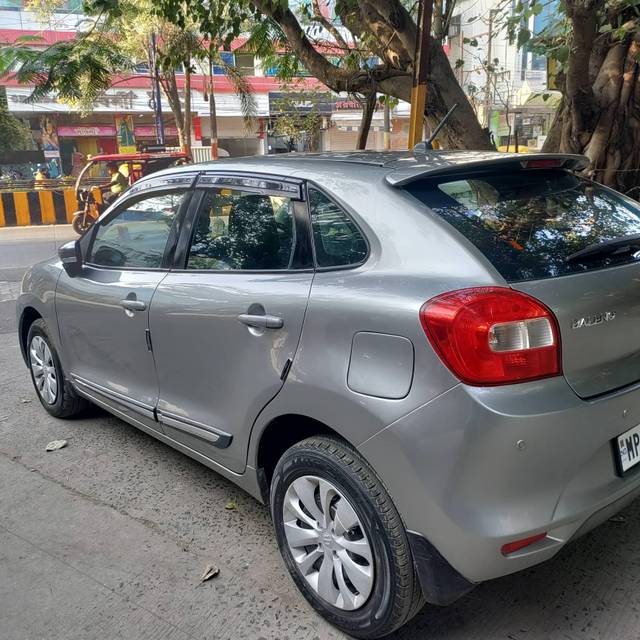 https://images10.gaadi.com/usedcar_image/4239564/original/processed_72ca45b5ee5eddc7edb8b977f727182d.jpg?imwidth=6402