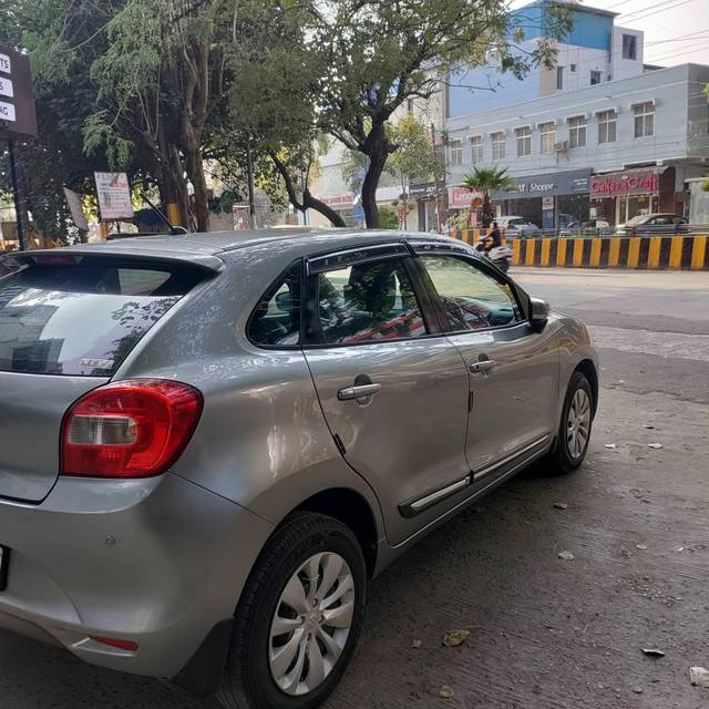 https://images10.gaadi.com/usedcar_image/4239564/original/processed_fb399425e8e2a06f7bd3828c5318719f.jpg?imwidth=6401