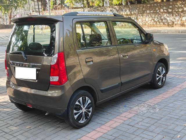 https://images10.gaadi.com/usedcar_image/4239592/original/processed_4f6189c04d9b2c34effd69e34a4254d7.jpg?imwidth=6402