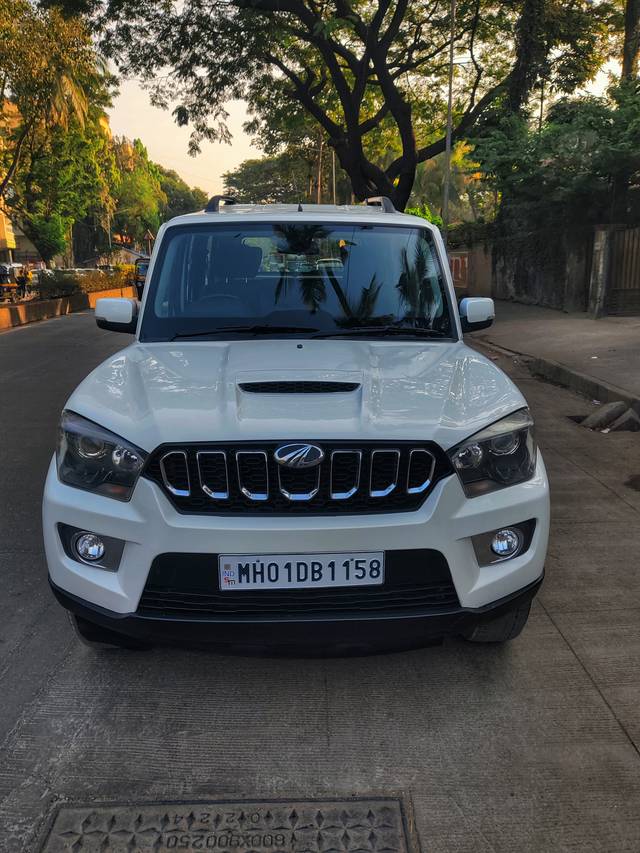 https://images10.gaadi.com/usedcar_image/4239623/original/67607f0d8090e7fbc16e5b536c246ec2.jpeg?imwidth=6400