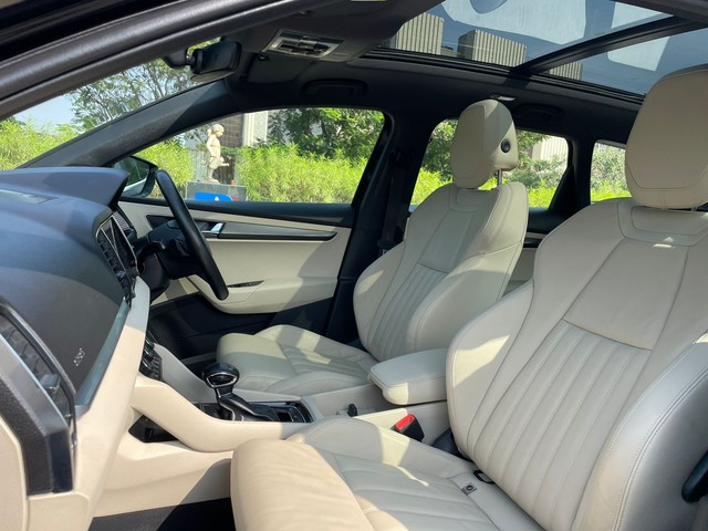 Second-hand 2020 Skoda Karoq Style AT for sale in Mumbai-13