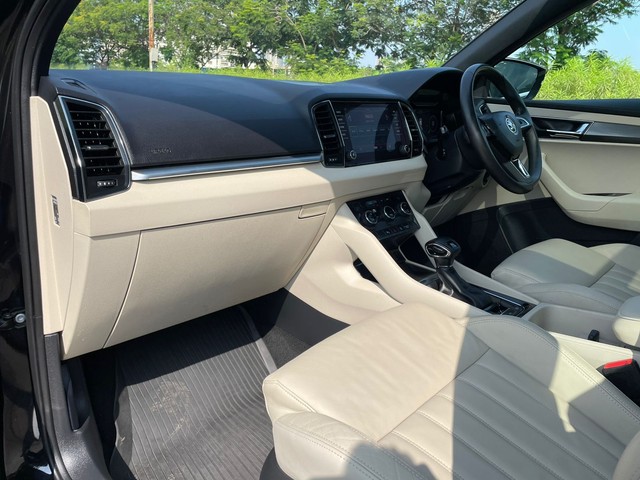 Second-hand 2020 Skoda Karoq Style AT for sale in Mumbai-12