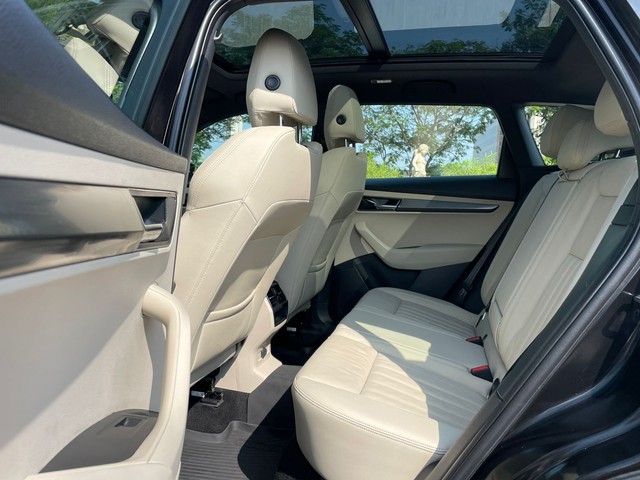 Second-hand 2020 Skoda Karoq Style AT for sale in Mumbai-6