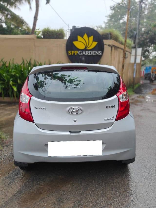 https://images10.gaadi.com/usedcar_image/4239661/original/processed_39521ecd38ea973575f8436d90b80621.jpg?imwidth=6402