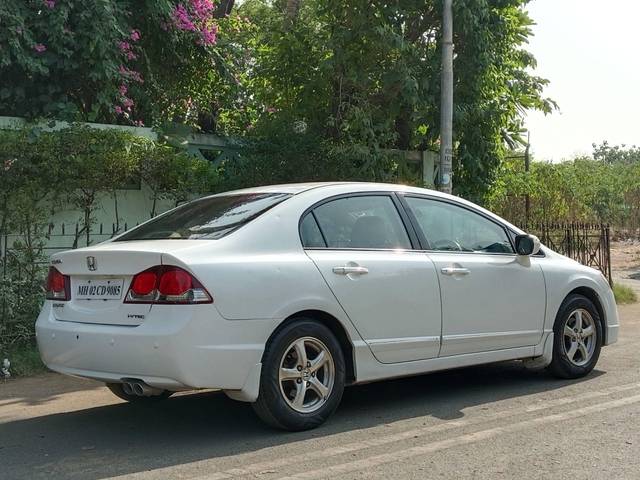 https://images10.gaadi.com/usedcar_image/4239683/original/processed_10d1845d78db83ed82393f01db0b3d26.jpg?imwidth=6401