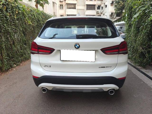 https://images10.gaadi.com/usedcar_image/4239690/original/processed_41ff7e559044101d14d398ff96647be9.jpeg?imwidth=6401