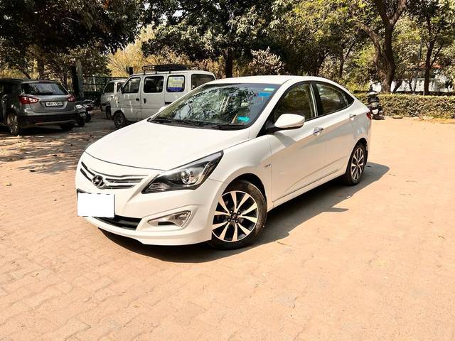 https://images10.gaadi.com/usedcar_image/4239708/original/processed_135c9bd6bbfae12689b83a8e7028b434.jpg?imwidth=6401