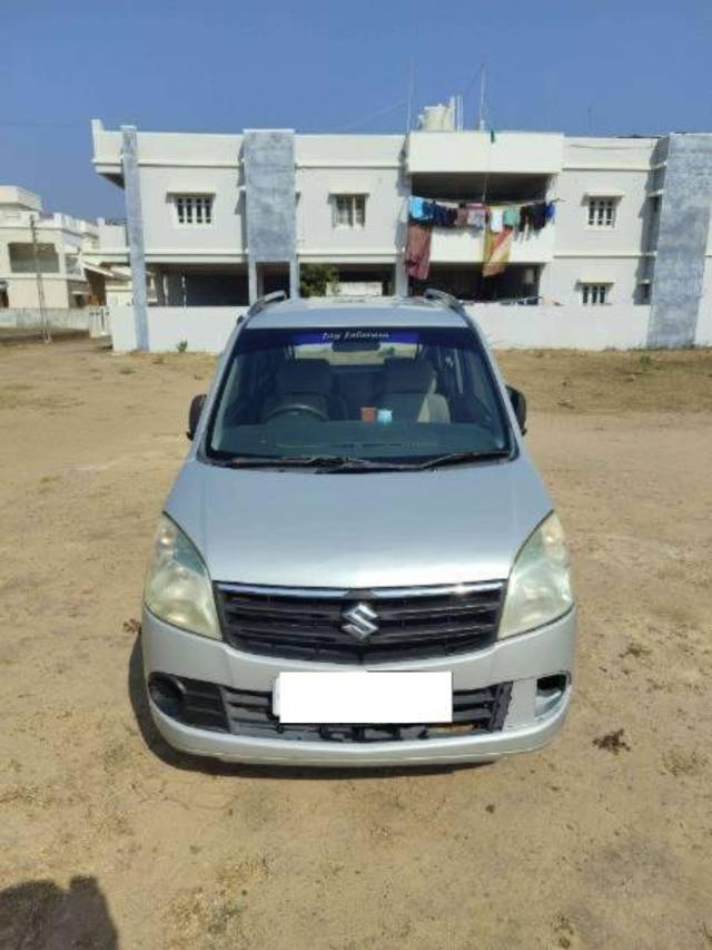 https://images10.gaadi.com/usedcar_image/4239791/original/processed_f68fbb3d-3f52-473c-93c9-7f6d0c9dc3c7.jpg?imwidth=6400