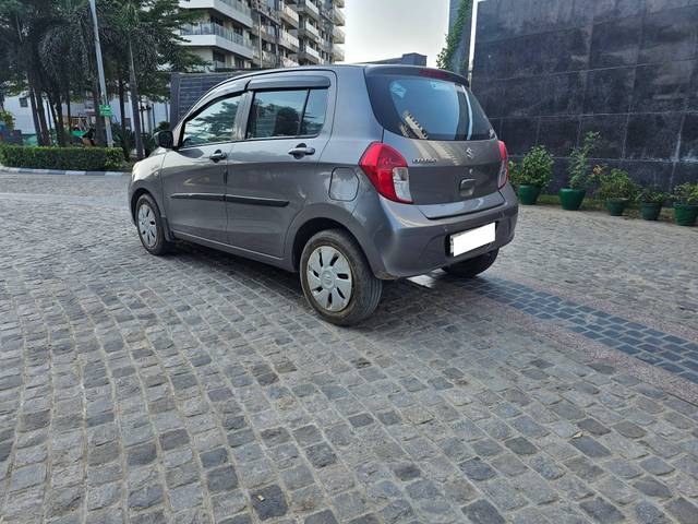 https://images10.gaadi.com/usedcar_image/4239864/original/processed_fb5a04ca858bcdb079824652d9d4c23c.jpg?imwidth=6402