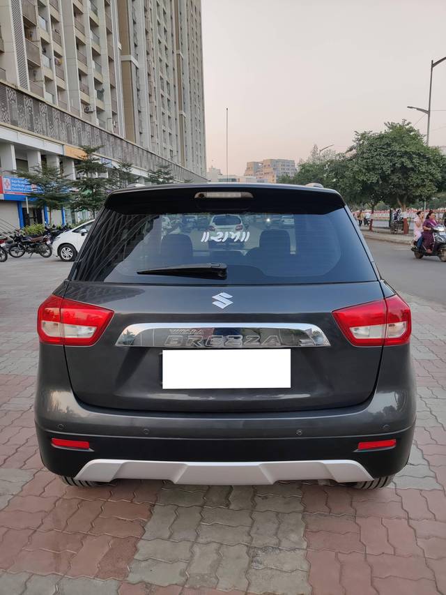 https://images10.gaadi.com/usedcar_image/4239882/original/processed_506124180b3d6f2c57ef1f1cde590403.jpg?imwidth=6401