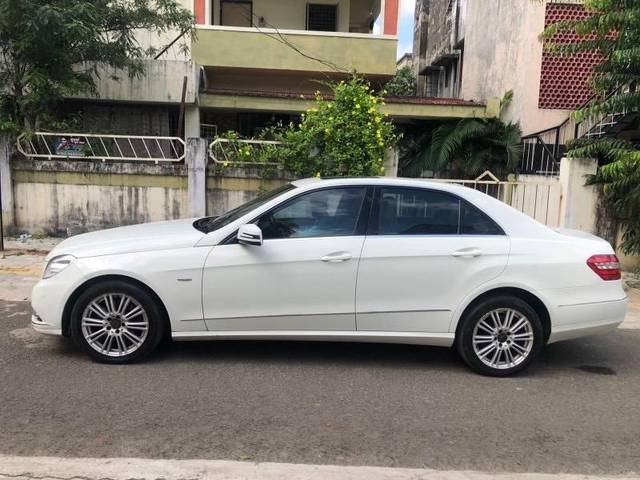 https://images10.gaadi.com/usedcar_image/4239995/original/processed_93b759be-848d-40be-aedd-0cab07deba7b.jpeg?imwidth=6402