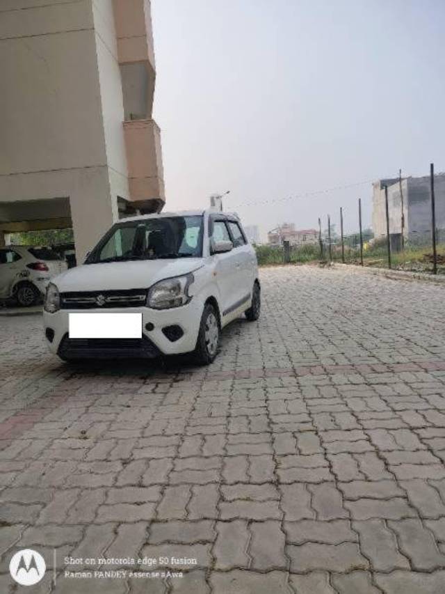 https://images10.gaadi.com/usedcar_image/4240014/original/processed_1f5a2765-554c-4f19-8b10-1f1716f5b024.jpg?imwidth=6401