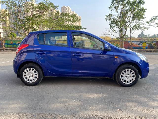 https://images10.gaadi.com/usedcar_image/4240019/original/035cf69c9da4c0ac887d302d2b678f5a.jpg?imwidth=6401