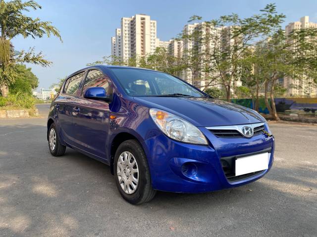 https://images10.gaadi.com/usedcar_image/4240019/original/processed_8ce03e4934af8ec0a31ca786693c7b4f.jpg?imwidth=6400