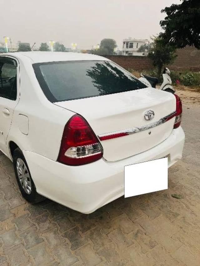 https://images10.gaadi.com/usedcar_image/4240050/original/processed_7b5e09a0-4774-43ba-b194-d1a01f9a9f95.jpeg?imwidth=6402