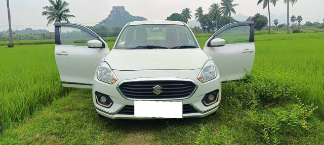 https://images10.gaadi.com/usedcar_image/4240165/original/processed_3987229a-5105-4682-a141-363a9c318a20.jpg?imwidth=6400