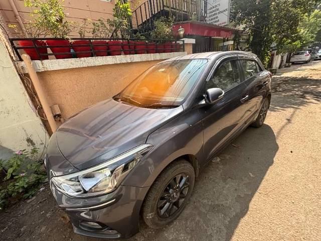 https://images10.gaadi.com/usedcar_image/4240185/original/processed_cde1680b-8e8e-46aa-acb3-de15967f6725.jpg?imwidth=6400