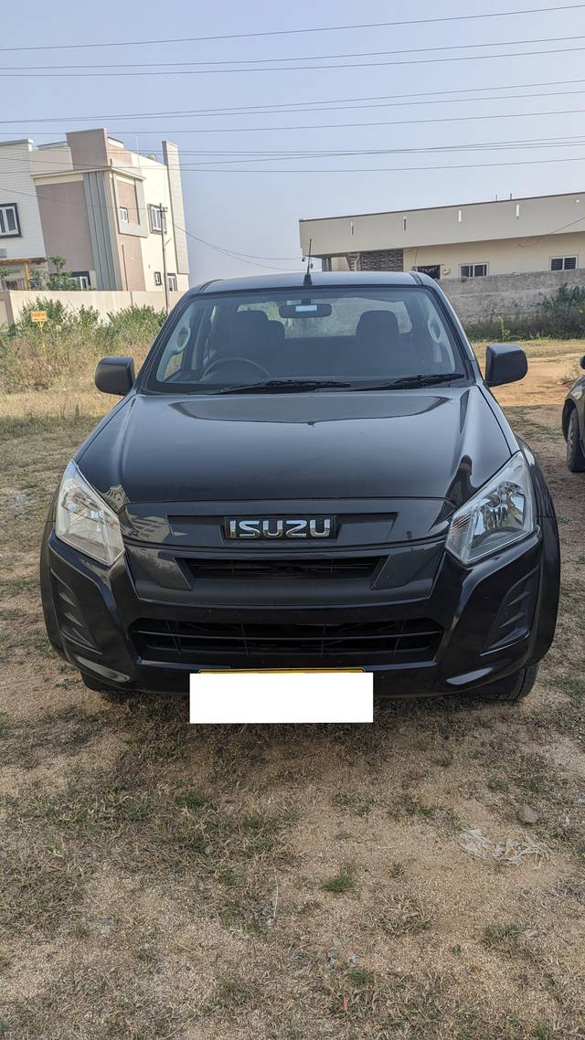 https://images10.gaadi.com/usedcar_image/4240285/original/processed_7d2372ac-db83-4ee2-9712-546ce61a01f9.jpg?imwidth=6400