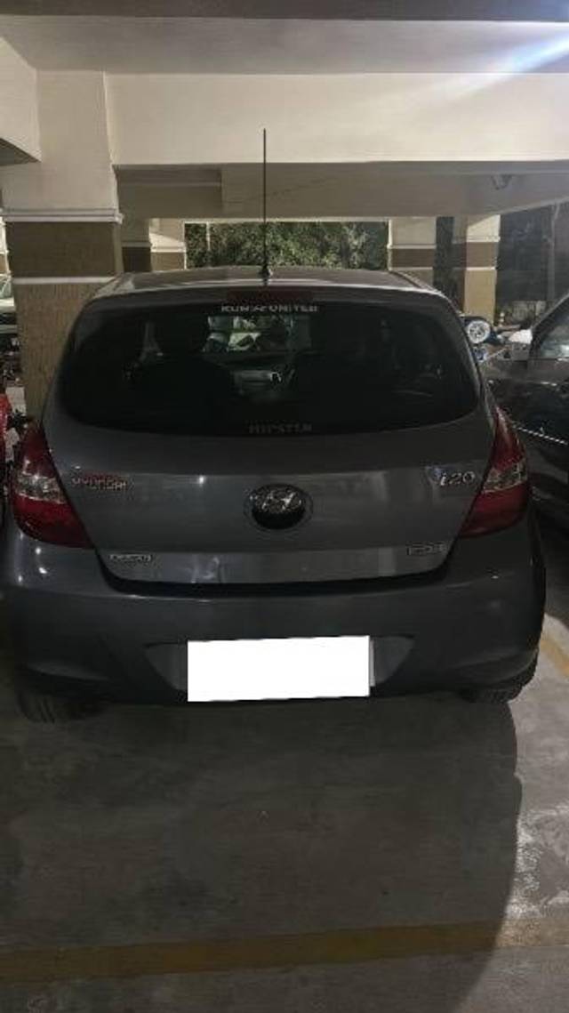 https://images10.gaadi.com/usedcar_image/4240289/original/processed_2f5f61c9-a947-4eab-b8c0-b177102cc6a6.jpeg?imwidth=6400