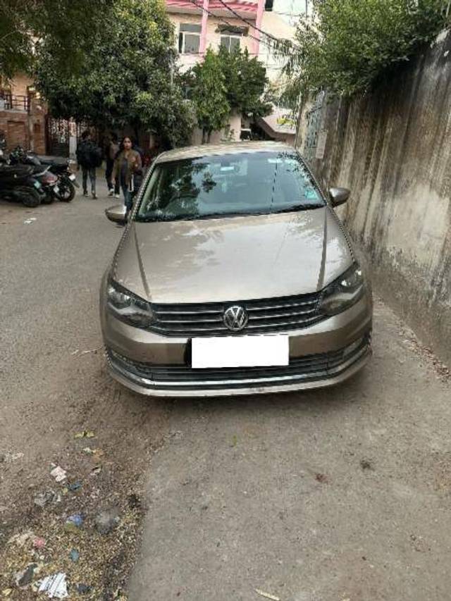 https://images10.gaadi.com/usedcar_image/4240316/original/caf2d30a8a538ddb57d7e74ec1393c17.jpeg?imwidth=6400