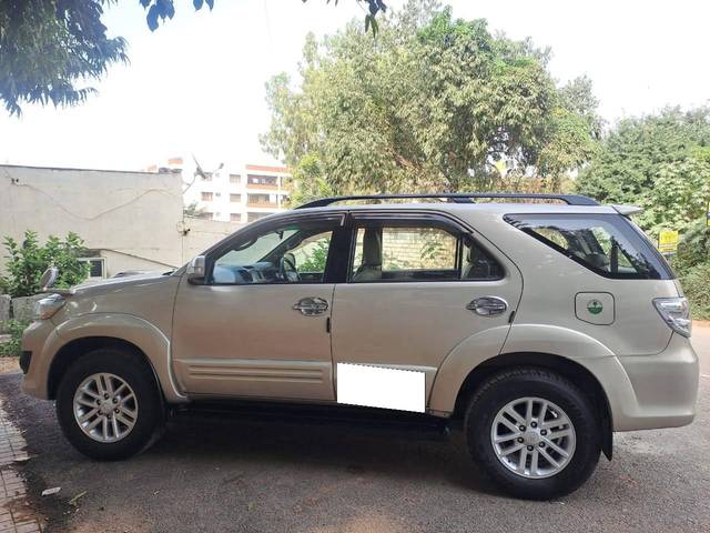 https://images10.gaadi.com/usedcar_image/4240342/original/processed_9065ca8ebf725628fb832968deb12496.jpg?imwidth=6402