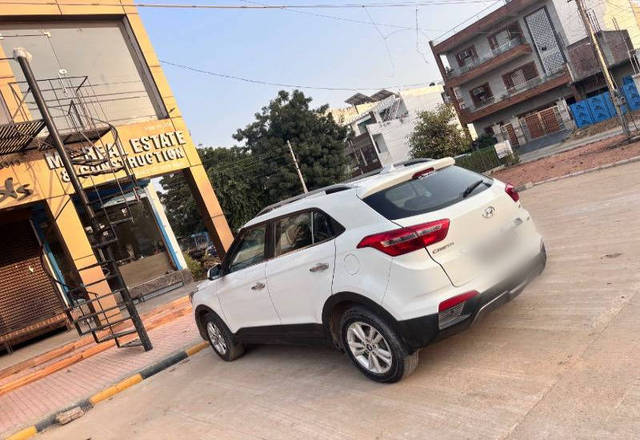 https://images10.gaadi.com/usedcar_image/4240364/original/fee2164781377dc7ea25c39ca13477f3.jpg?imwidth=6402