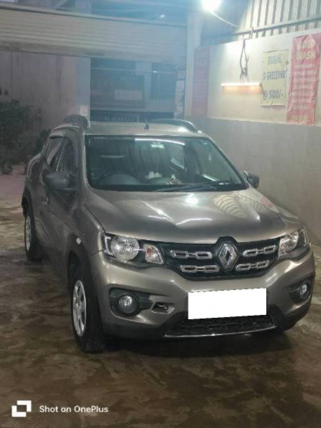 https://images10.gaadi.com/usedcar_image/4240391/original/processed_8dba88be-0452-4bd3-9551-980fb2a02e87.jpg?imwidth=6400