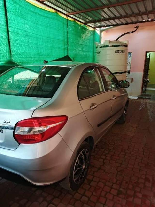 https://images10.gaadi.com/usedcar_image/4240456/original/processed_eacc4f18-74cc-448d-9f43-2d912df2752e.jpg?imwidth=6401