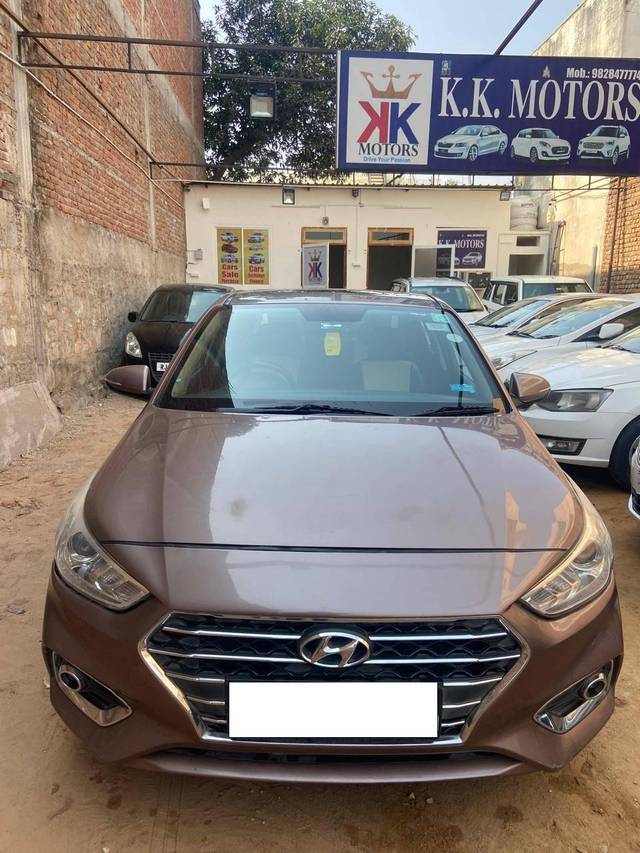 https://images10.gaadi.com/usedcar_image/4240458/original/processed_70aeea78da07f6f9a499881923f70c32.jpg?imwidth=6400