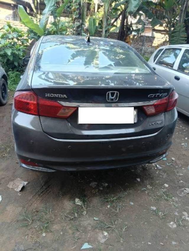 https://images10.gaadi.com/usedcar_image/4240509/original/processed_6e4712a0-4b6d-4ce6-b3c0-a79016ebfd84.jpg?imwidth=6400