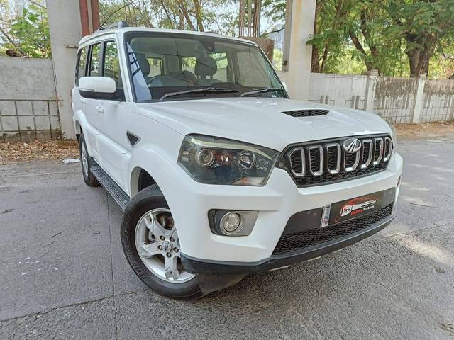 https://images10.gaadi.com/usedcar_image/4240537/original/processed_eae9391b57258ab5e9995171ee0ea23c.jpeg?imwidth=6400