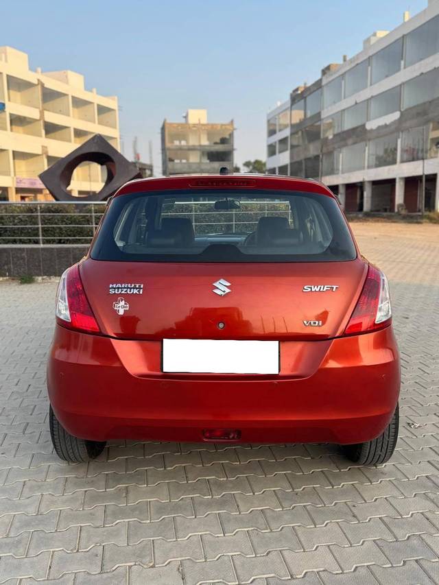 https://images10.gaadi.com/usedcar_image/4240548/original/processed_ca0250d50fa5cddec941c8cdc2081b7f.jpg?imwidth=6402