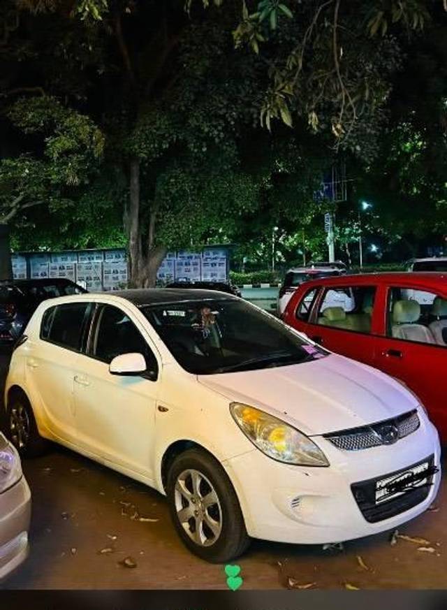 https://images10.gaadi.com/usedcar_image/4240565/original/processed_1c33eda5-8a28-4d79-97e7-0f61c8ca3231.jpg?imwidth=6400