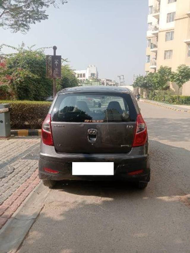 https://images10.gaadi.com/usedcar_image/4240608/original/f5a59ed0ef702252919bd2e333ecf52b.jpg?imwidth=6401