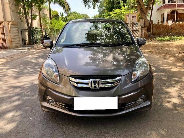 https://images10.gaadi.com/usedcar_image/4240611/original/04ab168718c224f5616cdb55c0adef60.jpeg?imwidth=6400