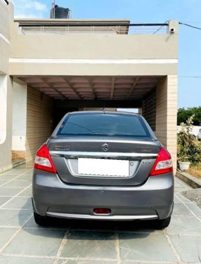 https://images10.gaadi.com/usedcar_image/4240640/original/processed_6caa84f6-69cc-4796-9d98-cc760eb56d9c.jpg?imwidth=6402