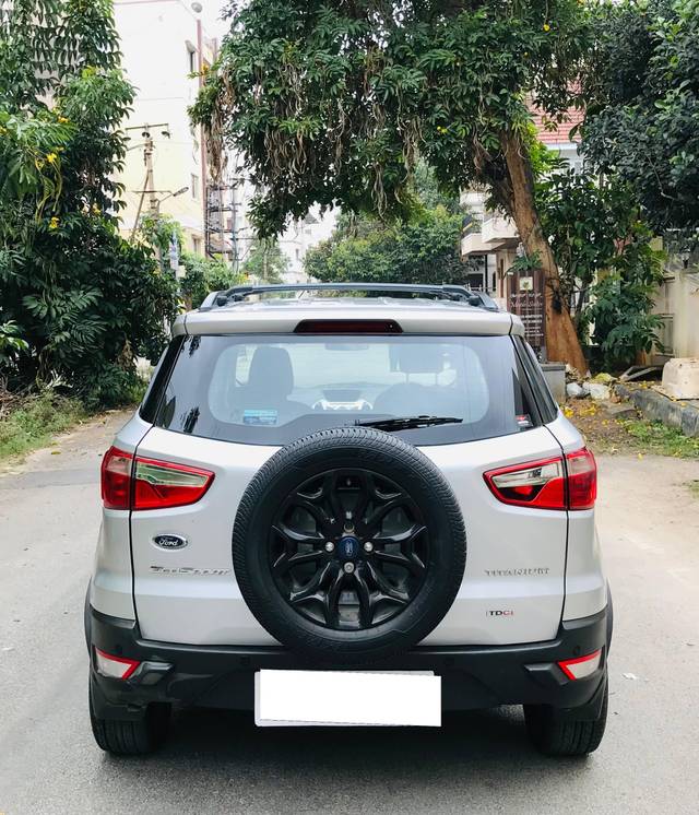 https://images10.gaadi.com/usedcar_image/4240655/original/processed_b3f9f55ae6cff06f00731f8f2c1e8374.jpeg?imwidth=6402