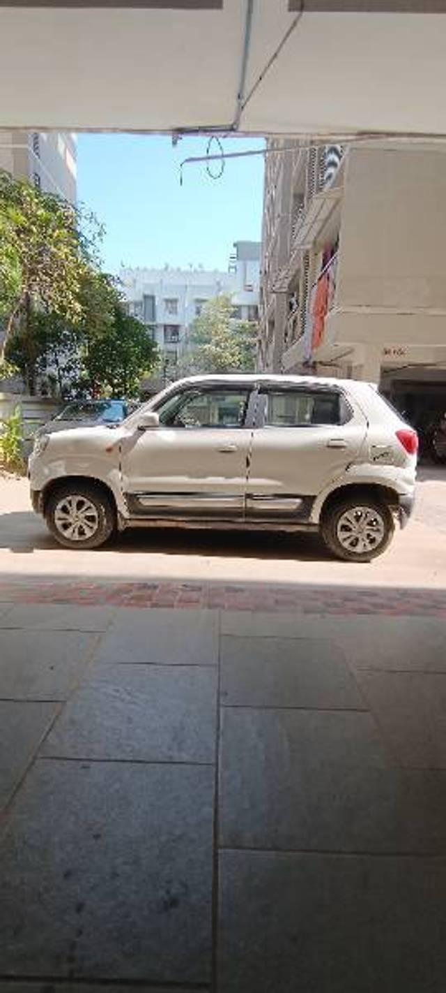 https://images10.gaadi.com/usedcar_image/4240663/original/7b92d3f8097bb4f9bfba9eded02f890b.jpg?imwidth=6402