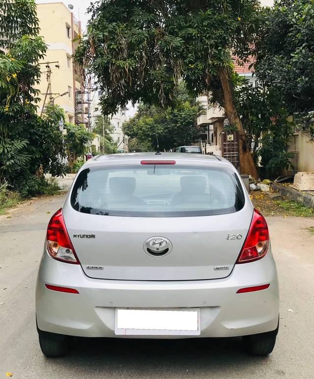 https://images10.gaadi.com/usedcar_image/4240666/original/processed_d0691de3a12fe2df734261cf1a16e6eb.jpeg?imwidth=6402