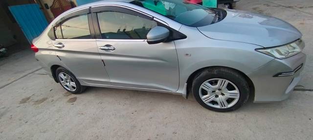 https://images10.gaadi.com/usedcar_image/4240722/original/181710e33b63bb0572d63a0d38197976.jpg?imwidth=6401