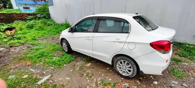 https://images10.gaadi.com/usedcar_image/4240790/original/processed_5393edd7-2a81-4ec5-bd78-3103394dfe63.jpeg?imwidth=6402